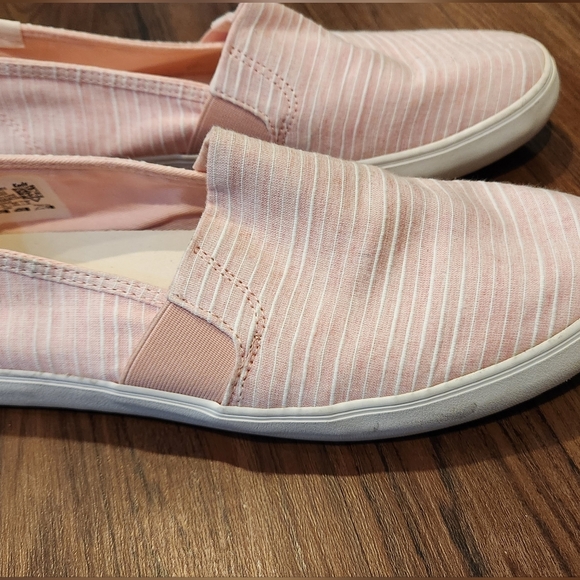 Keds Women's Pink and White Striped Slip-On Shoes - Picture 10 of 10
